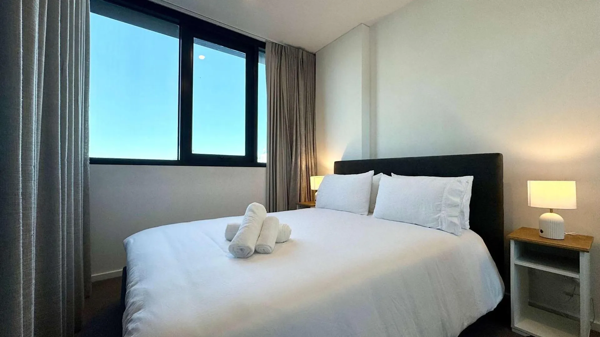 Serene Stay - 1Br Apt With Pool, Gym, Steam, Sauna Adelaide